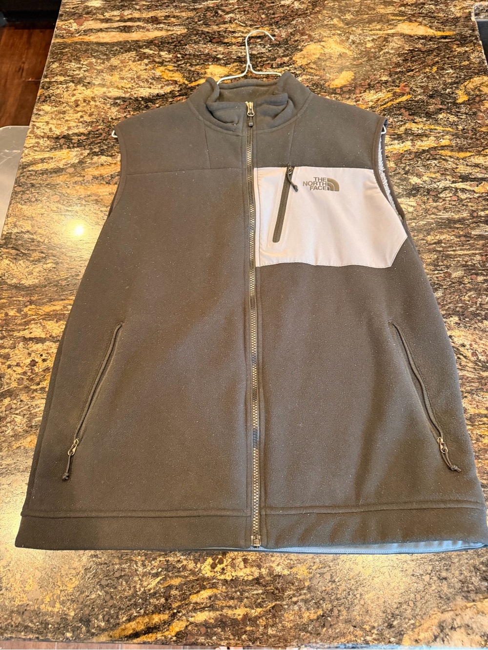 The North Face Denali Men’s Black Fleece Vest with Gray Chest Panel L